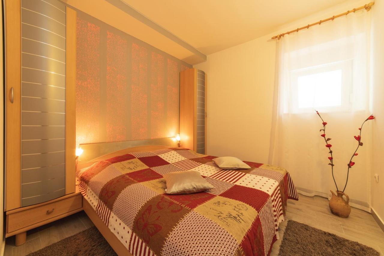 Apartments Villa Mira Kaštela Buitenkant foto