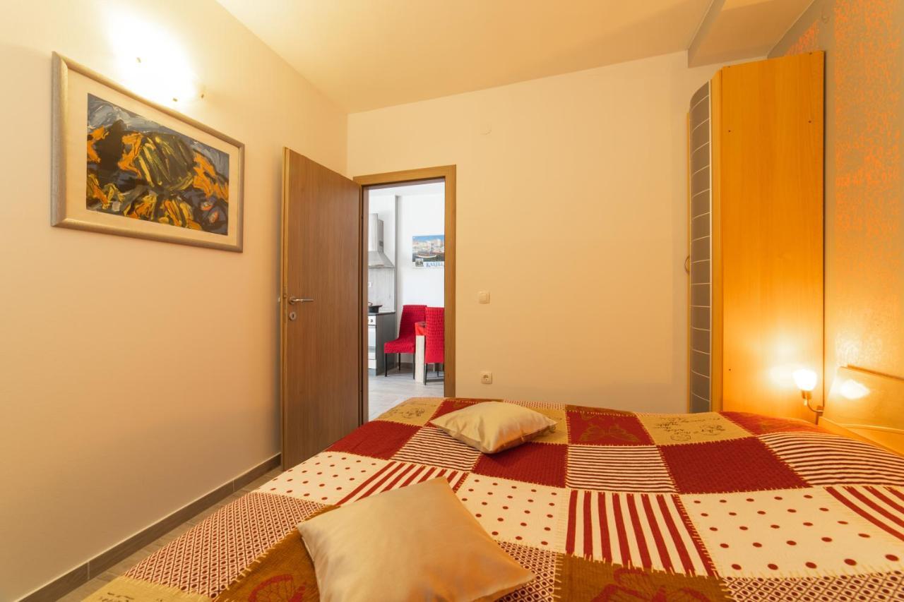 Apartments Villa Mira Kaštela Buitenkant foto