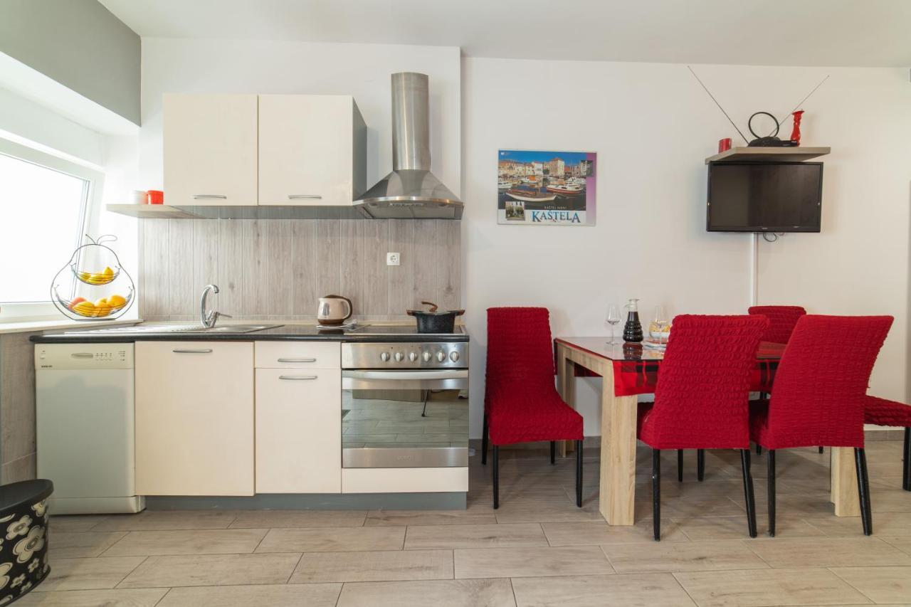 Apartments Villa Mira Kaštela Buitenkant foto
